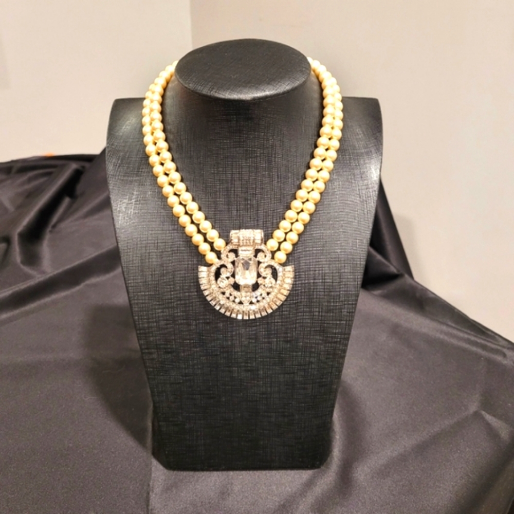 Faux Pearl & Rhinestone Fashion Necklace